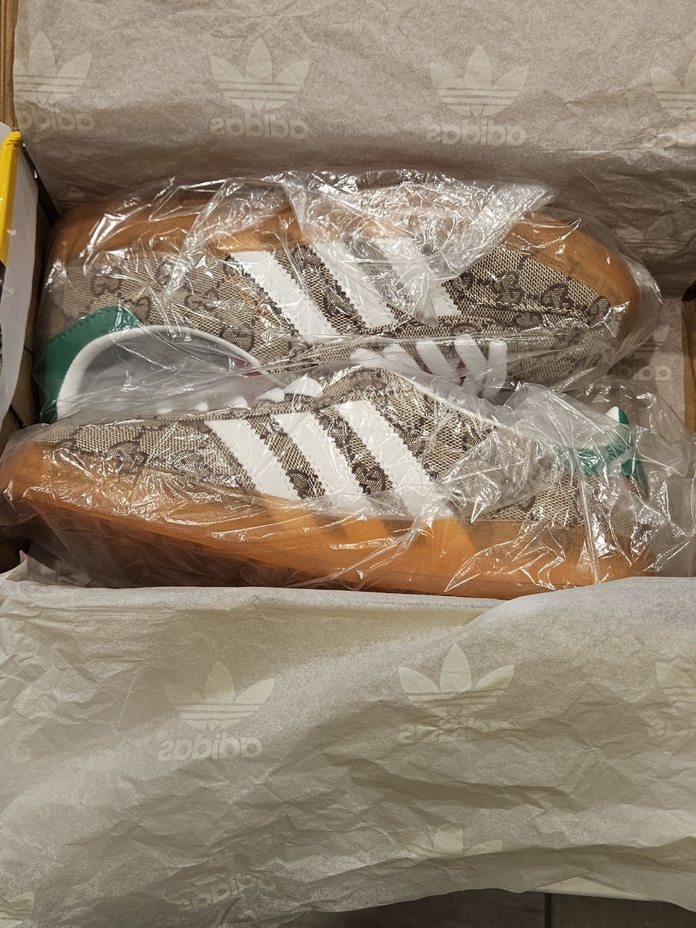 Gucci Low-Top Sneakers in Brown, White, Green and Orange